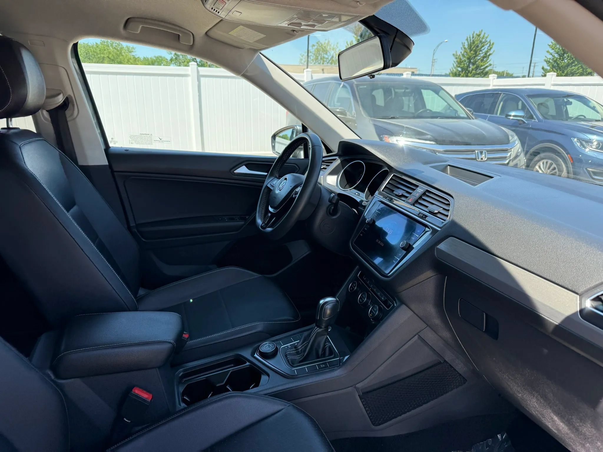 Used 2021 Volkswagen Tiguan SE R-Line AWD/4WD image 27