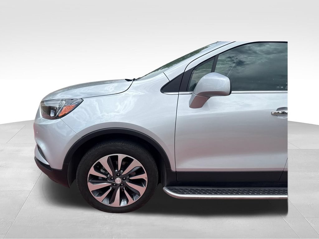 Used 2022 Buick Encore Preferred w/ Safety Package II AWD/4WD image 35