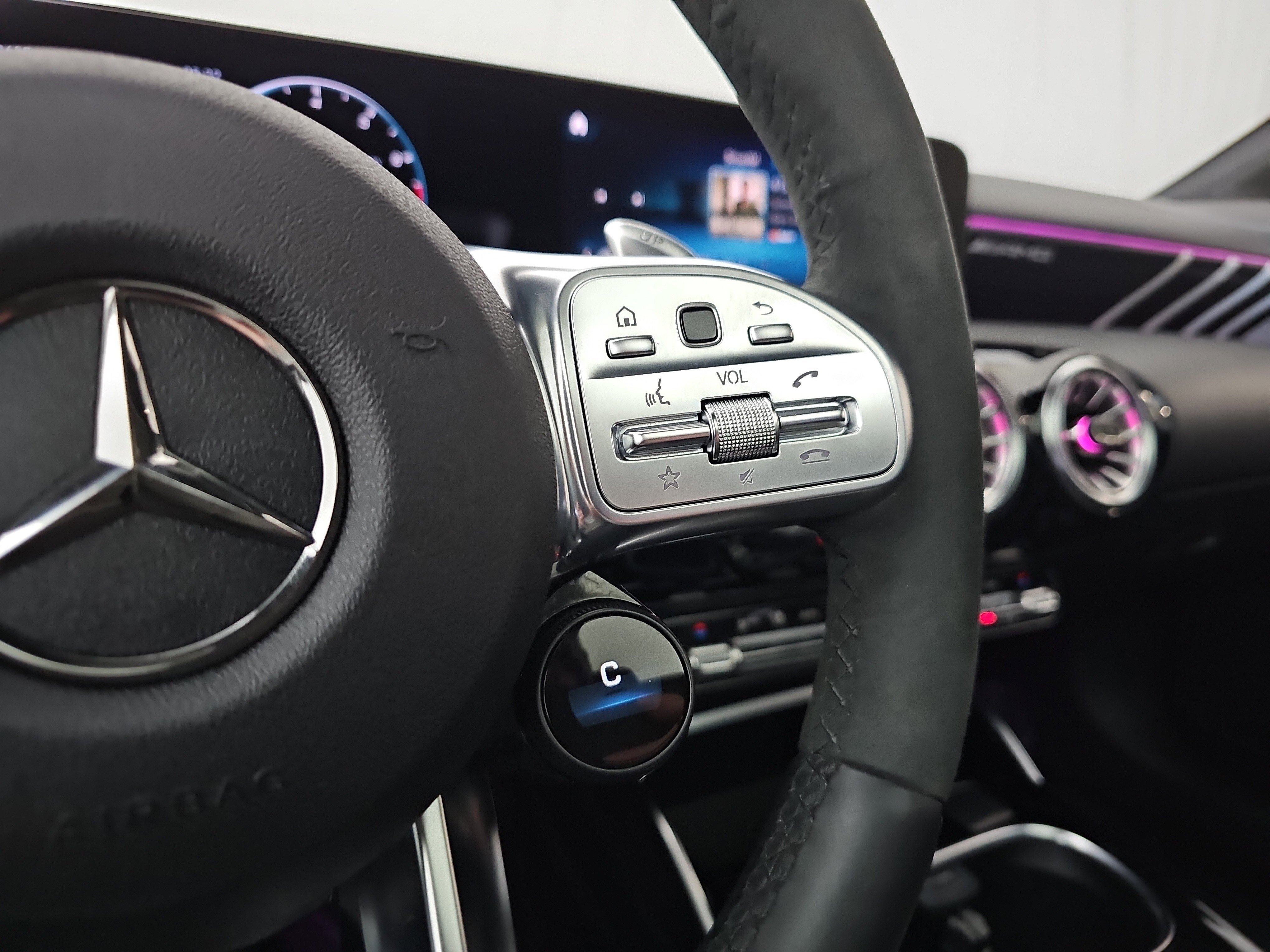 Used 2022 Mercedes-Benz CLA 35 AMG 4MATIC image 34