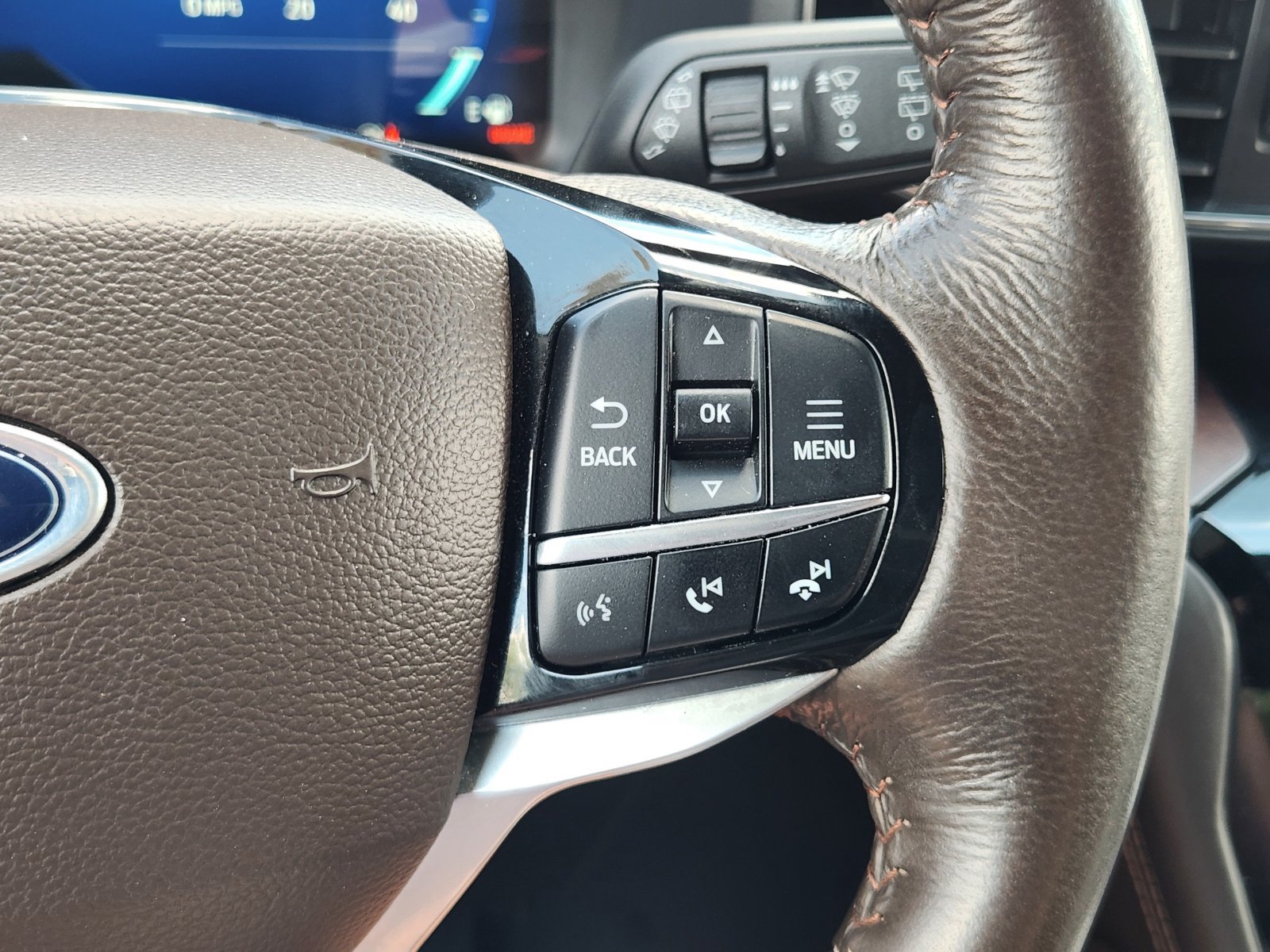 Used 2024 Ford Explorer King Ranch w/ Technology Package AWD/4WD image 31