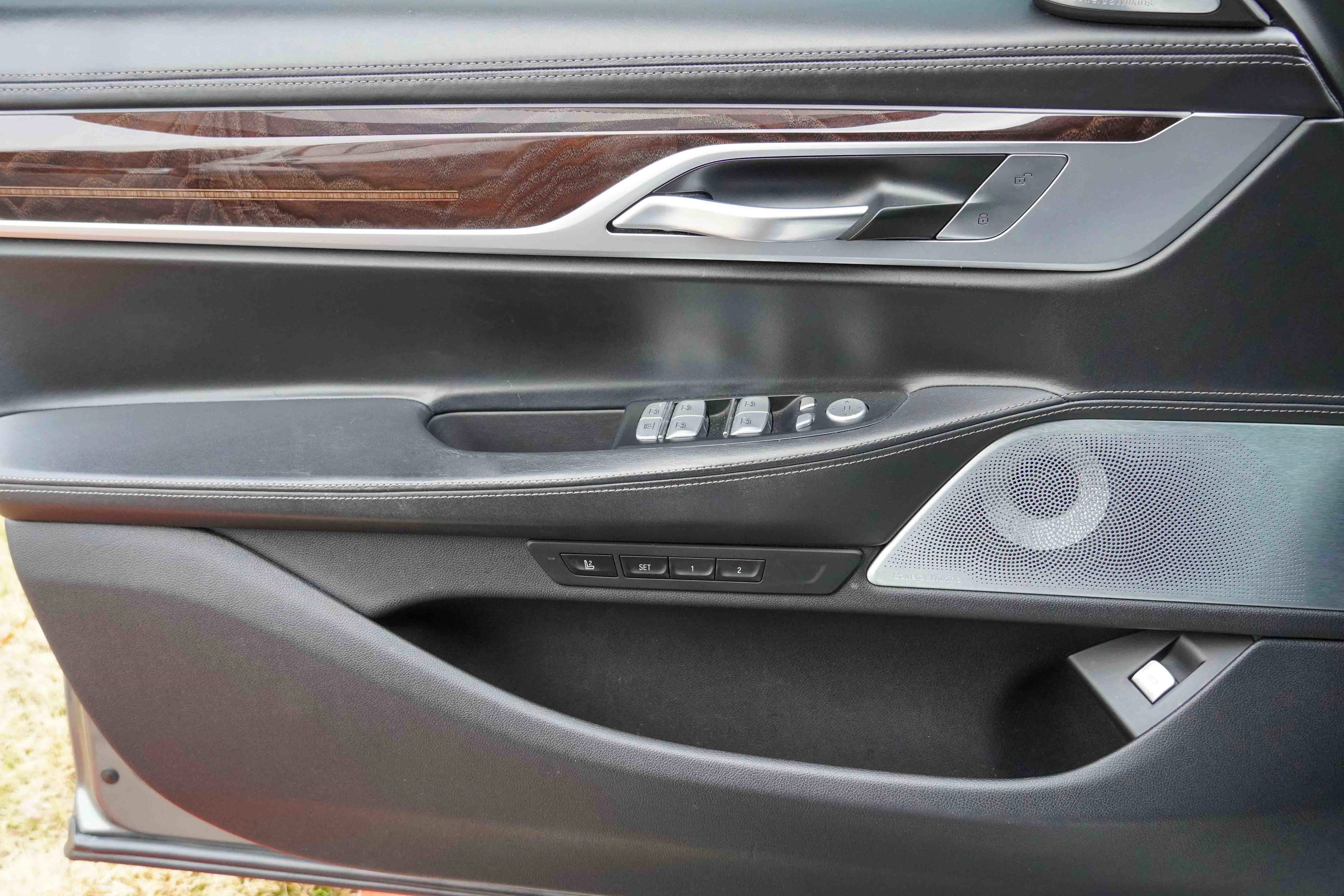 Used 2019 BMW 740i w/ Executive Package image 33