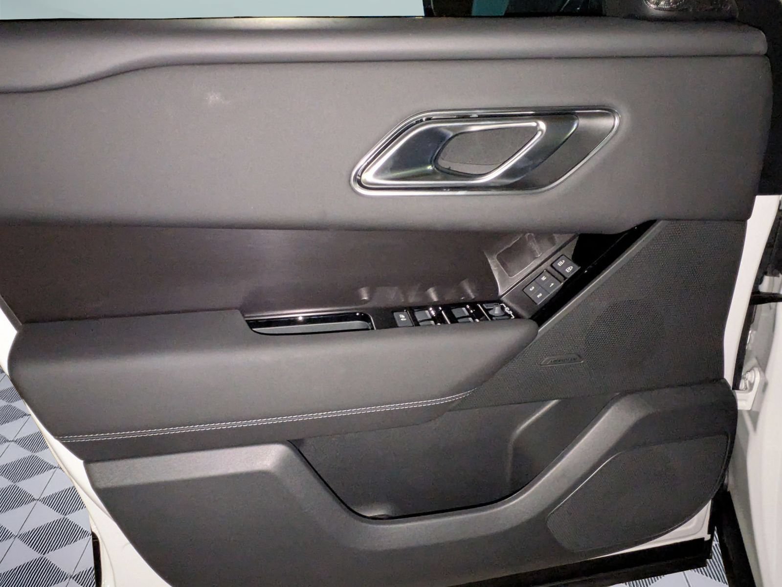 New 2026 Land Rover Range Rover Velar Belgravia AWD/4WD image 11