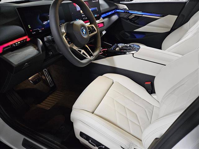 New 2027 BMW i5 eDrive40 w/ M Sport Package RWD image 9