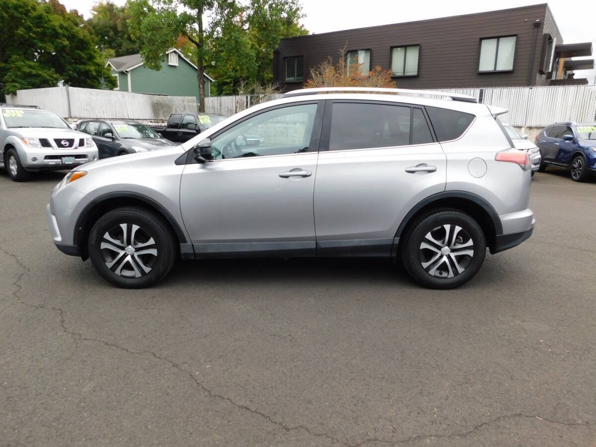 Used 2016 Toyota RAV4 LE AWD/4WD image 25