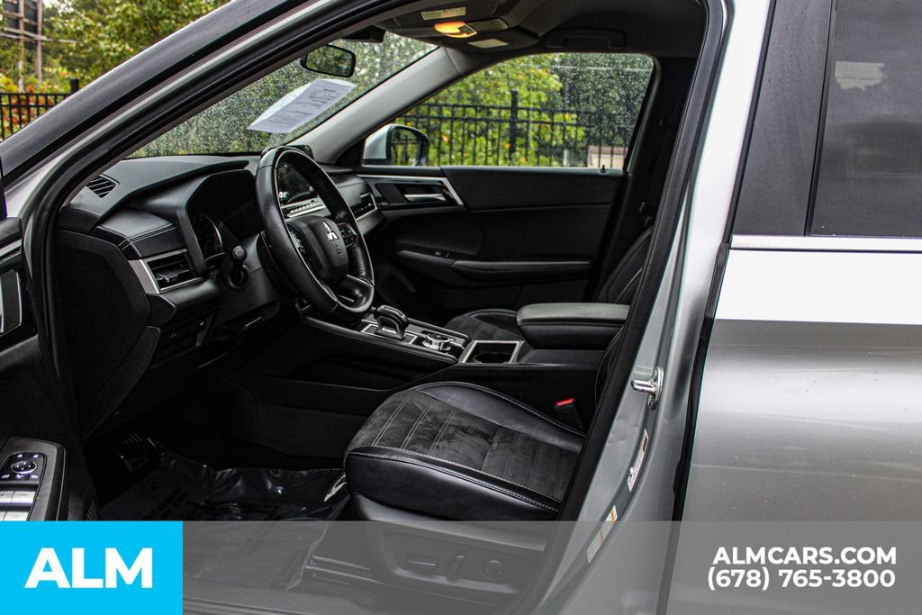 Used 2024 Mitsubishi Outlander SE FWD image 16