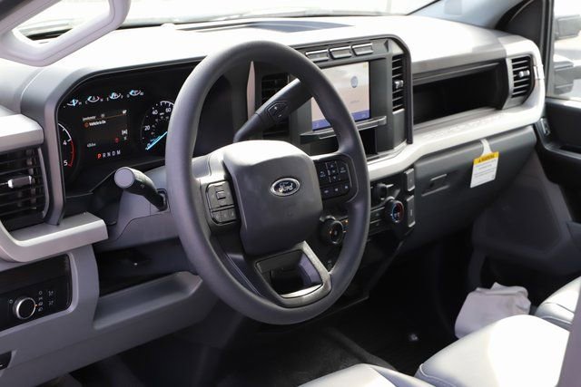 Used 2024 Ford F550 4x4 Regular Cab Super Duty image 11