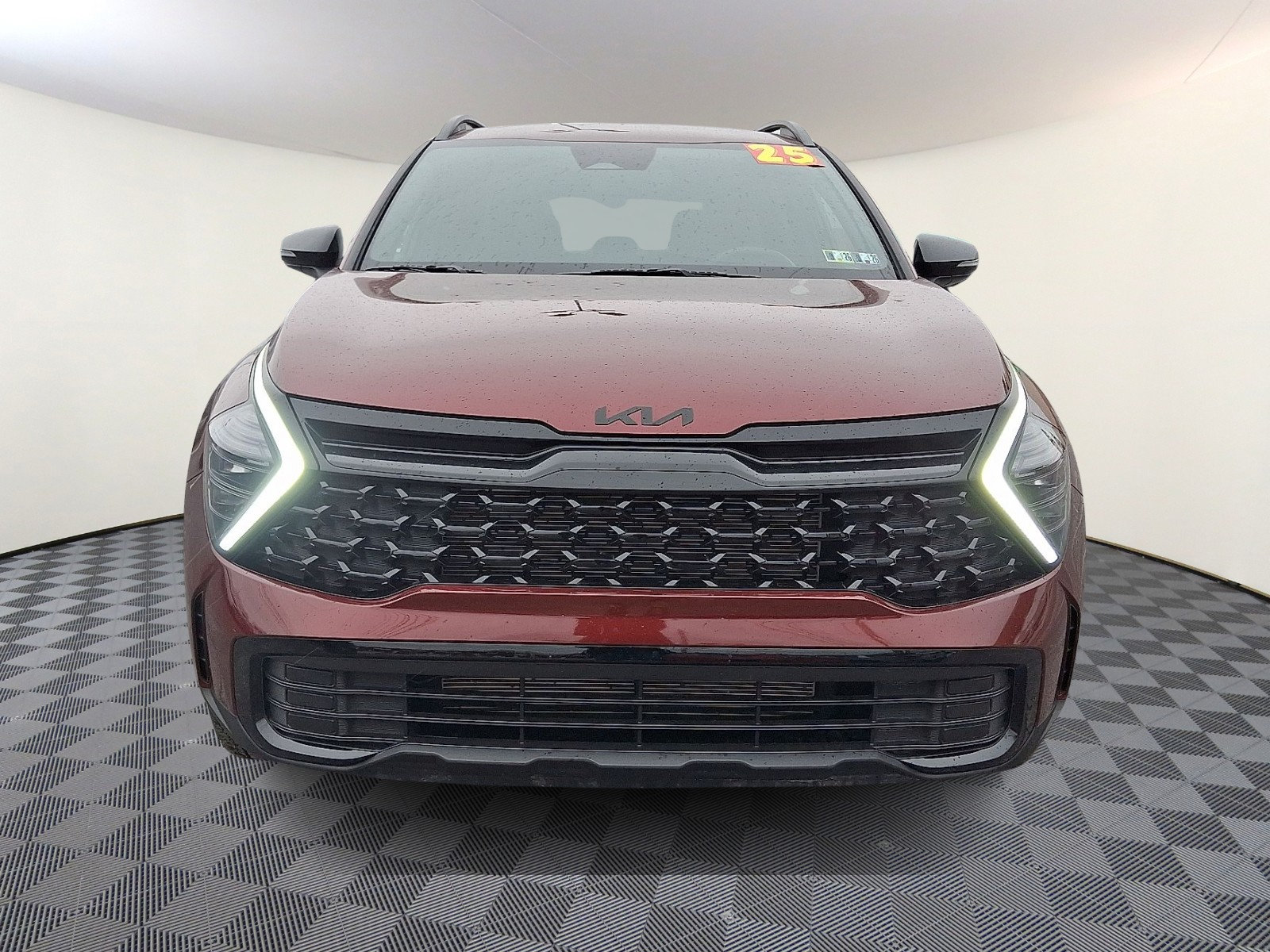 Used 2025 Kia Sportage X-Line AWD/4WD image 2