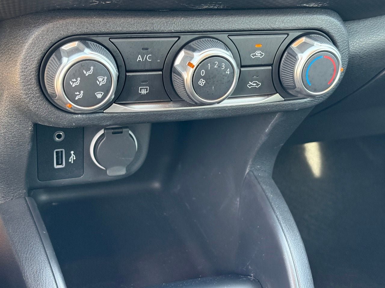 Certified 2025 Nissan Kicks Play S FWD image 23