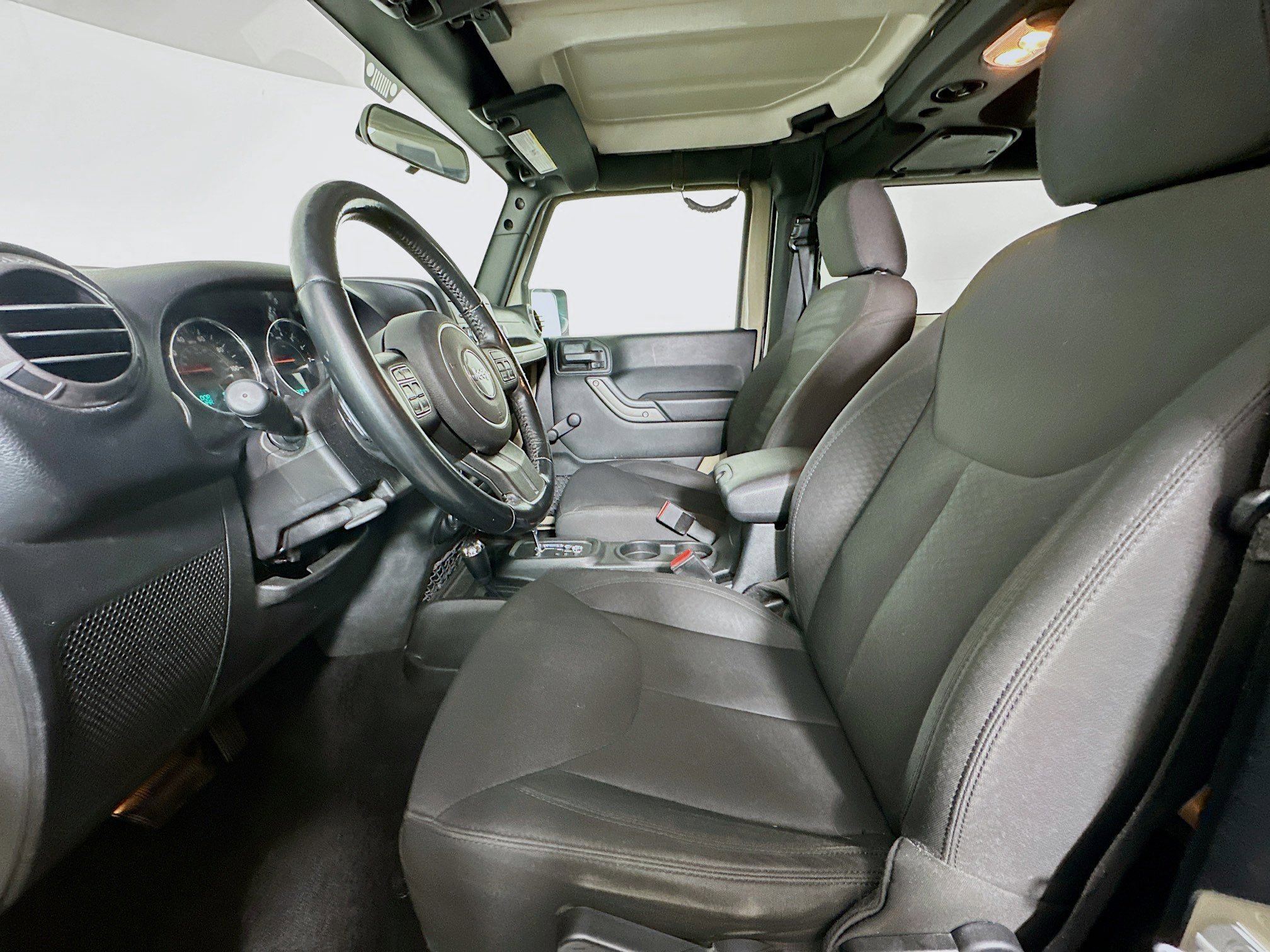 Used 2018 Jeep Wrangler Sport AWD/4WD image 13