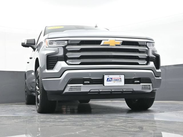 Used 2025 Chevrolet Silverado 1500 High Country AWD/4WD image 64