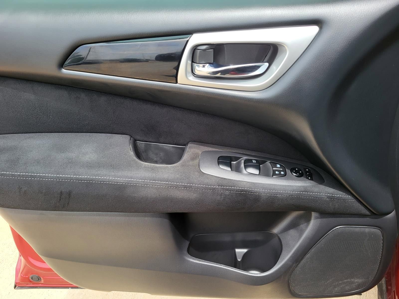 Used 2016 Nissan Pathfinder S FWD image 19