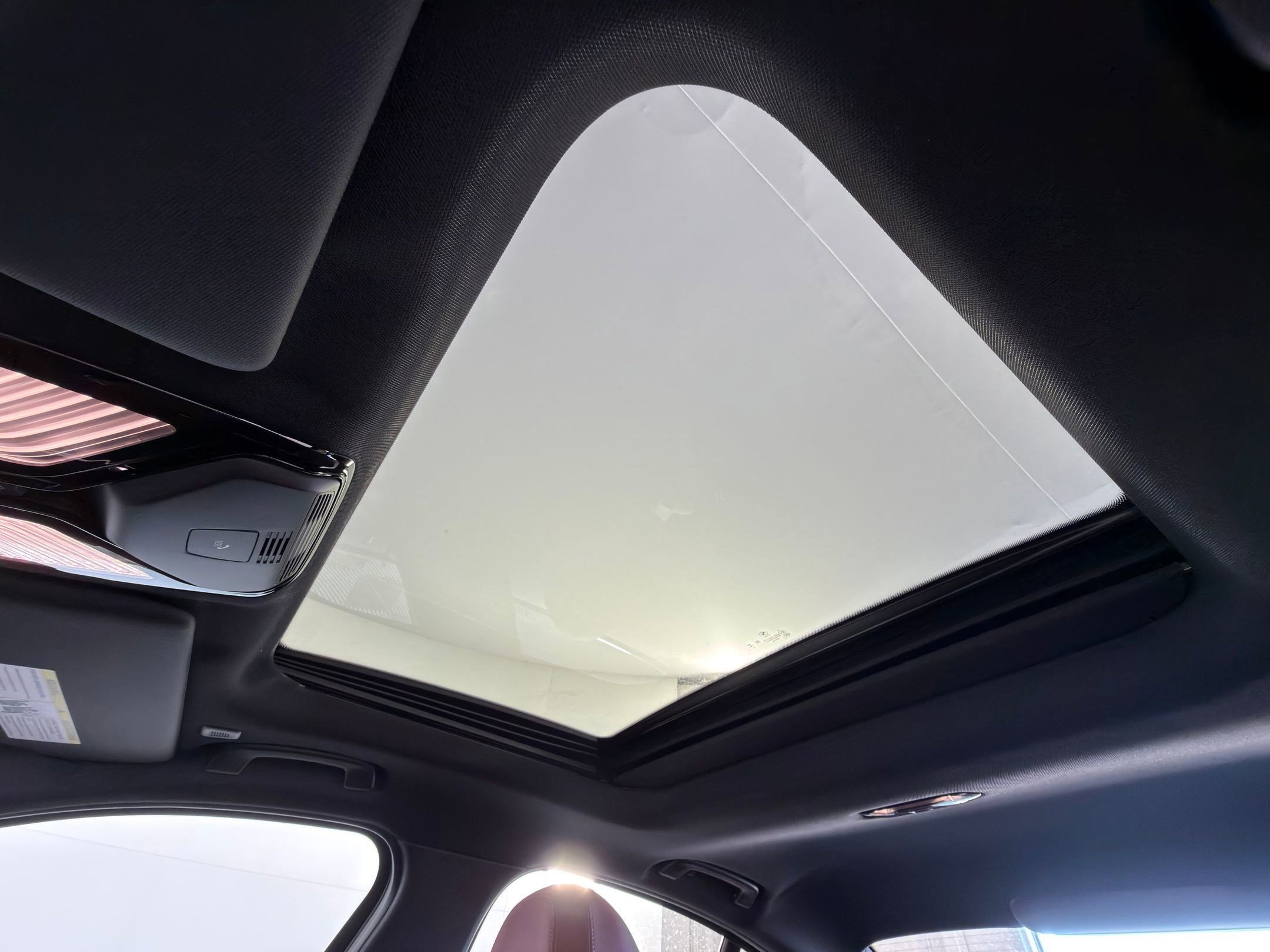 Used 2026 BMW 330i Sedan w/ M Sport Package image 12