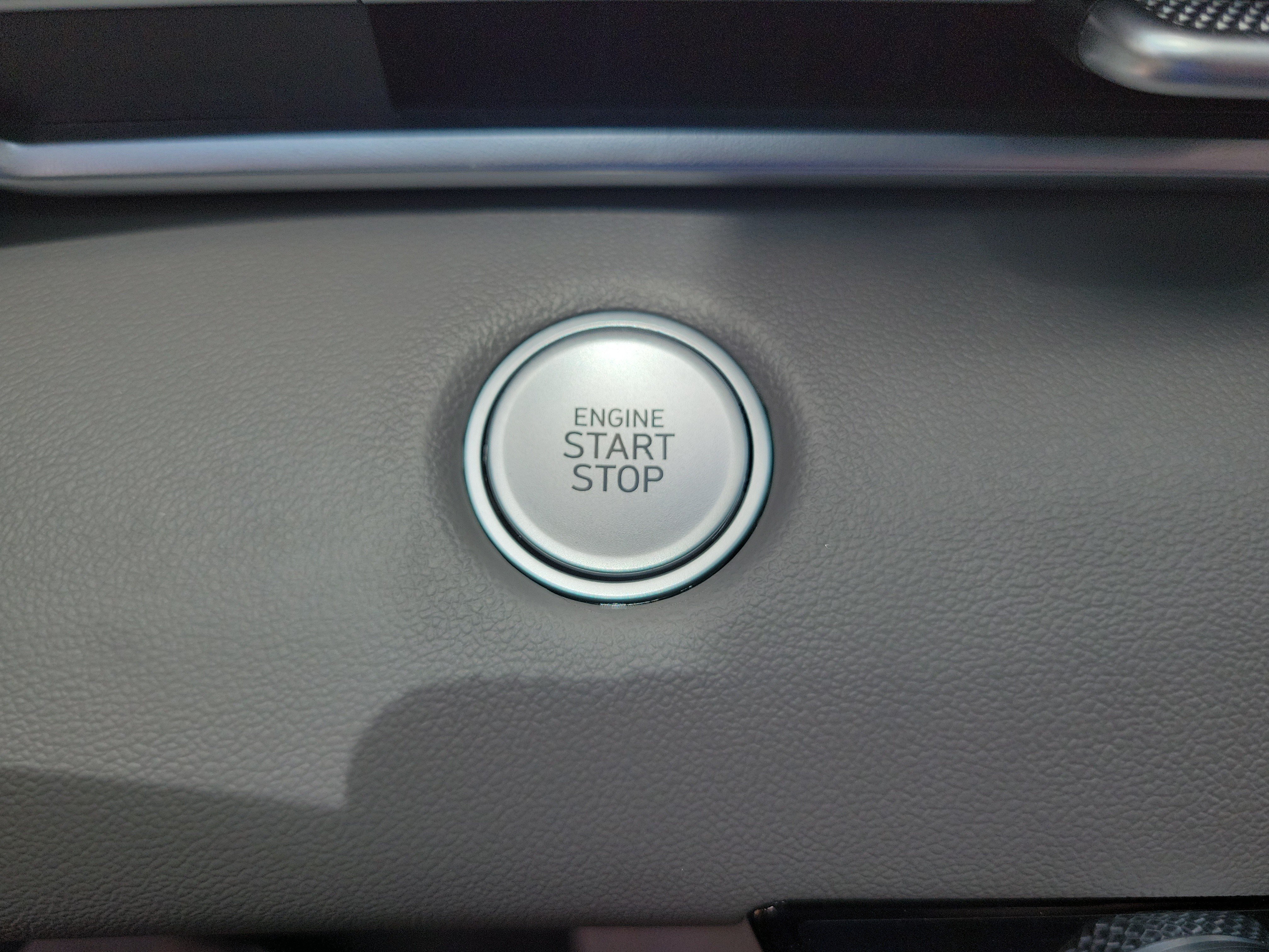 Used 2025 Hyundai Elantra Sport FWD image 11