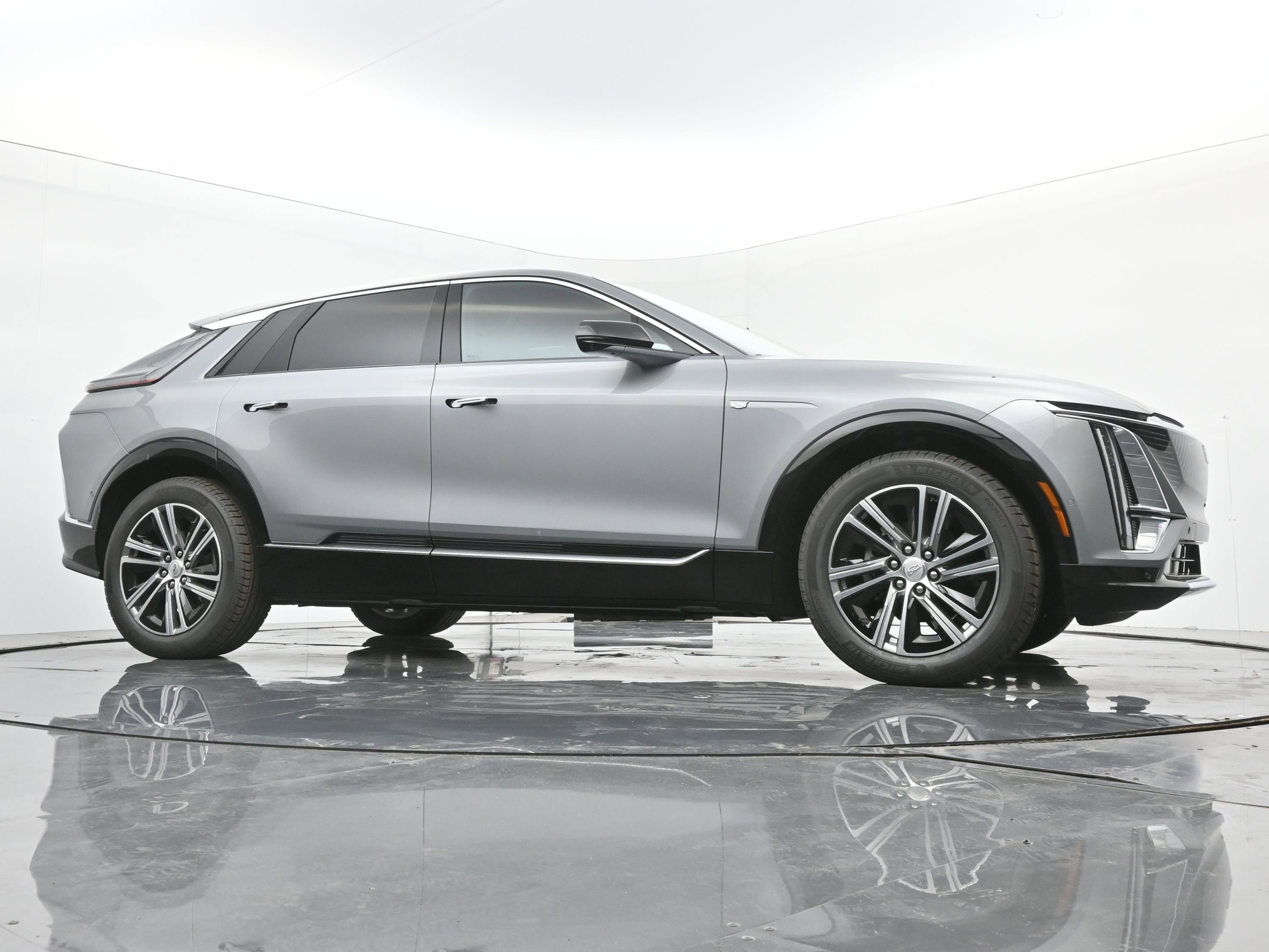 New 2025 Cadillac Lyriq Luxury image 21