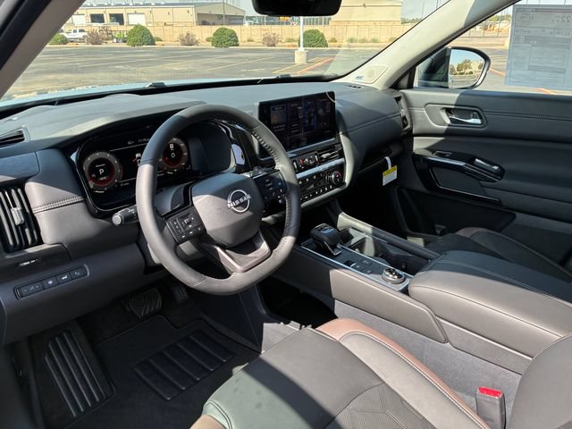 New 2026 Nissan Pathfinder Platinum AWD/4WD image 11