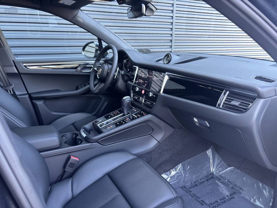 New 2026 Porsche Macan AWD/4WD image 17