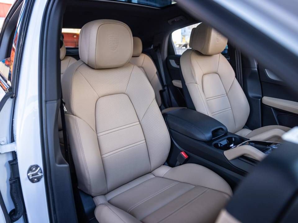 Certified 2026 Porsche Cayenne Coupe AWD/4WD image 39