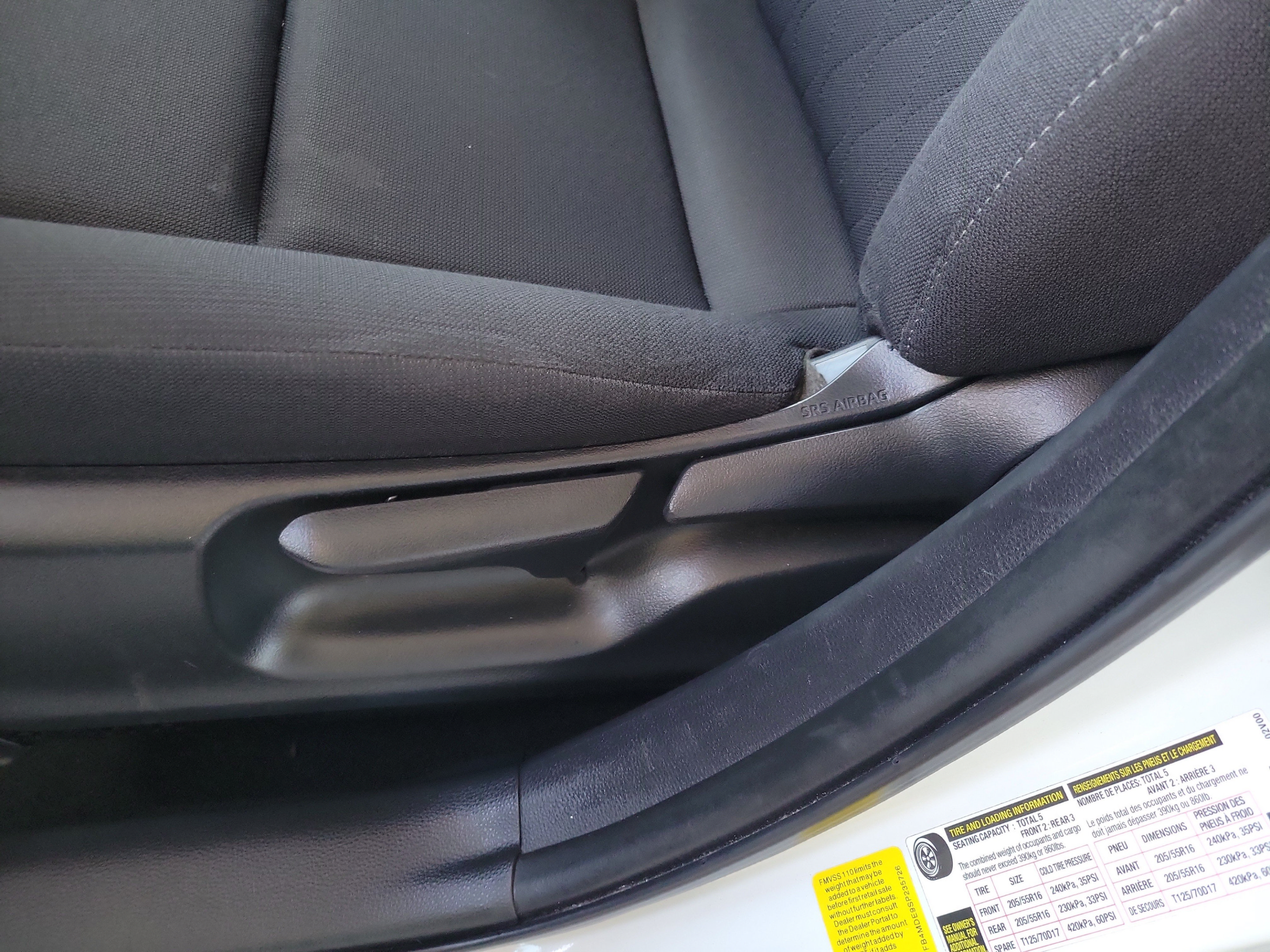 Used 2025 Toyota Corolla LE FWD image 12