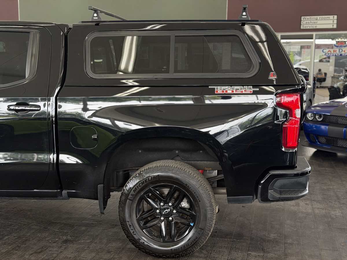 Used 2022 Chevrolet Silverado 1500 LT Trail Boss w/ LT Trail Boss Premium Package AWD/4WD image 9