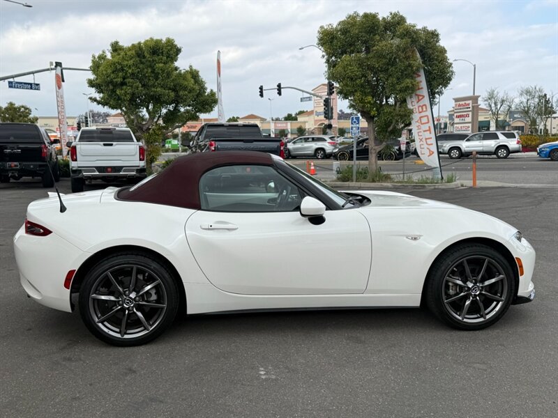 Used 2018 MAZDA MX-5 Miata Grand Touring RWD image 16