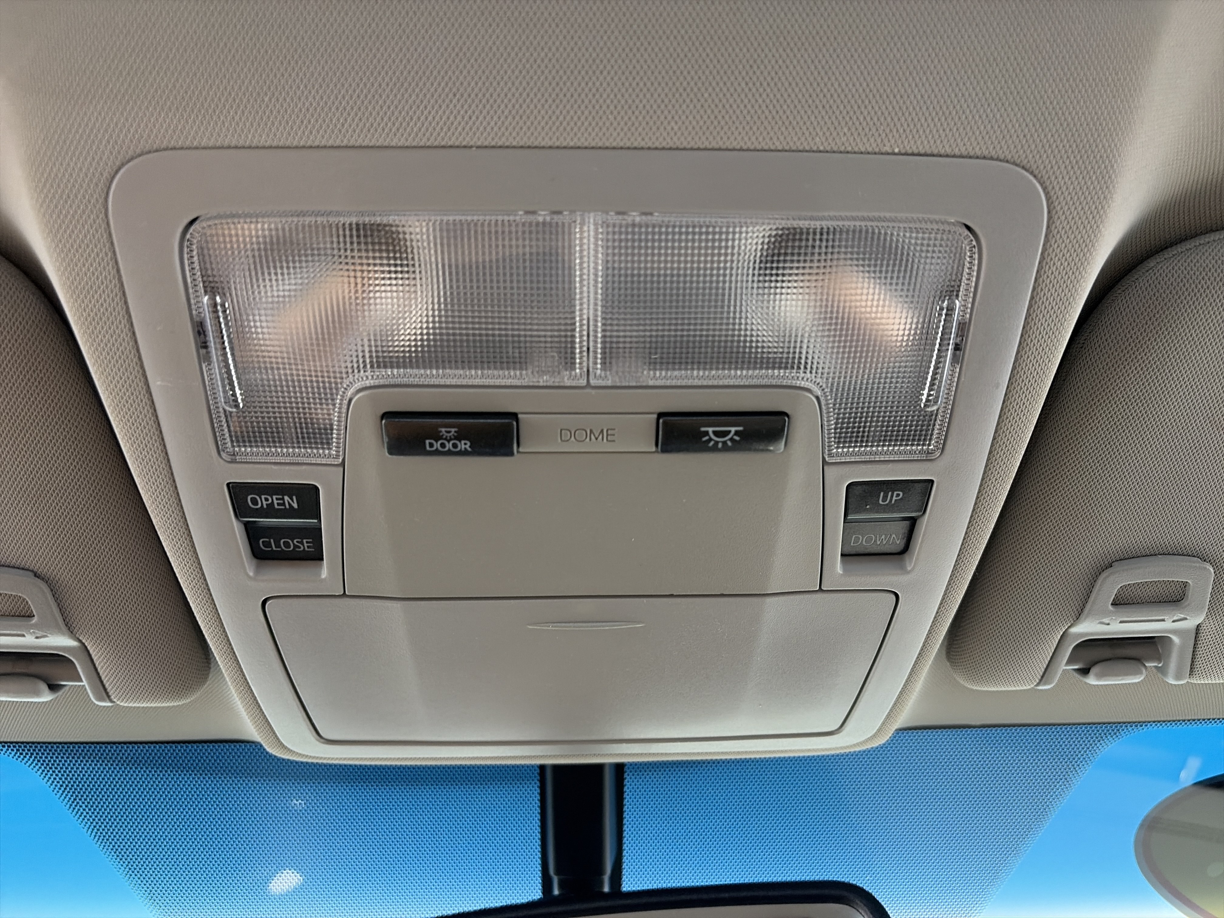 Used 2016 Toyota Avalon Touring FWD image 30