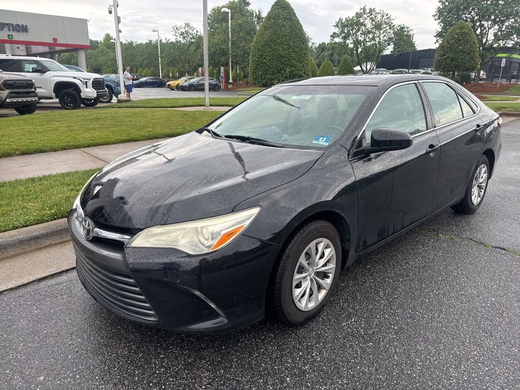 Used 2016 Toyota Camry LE FWD image 3