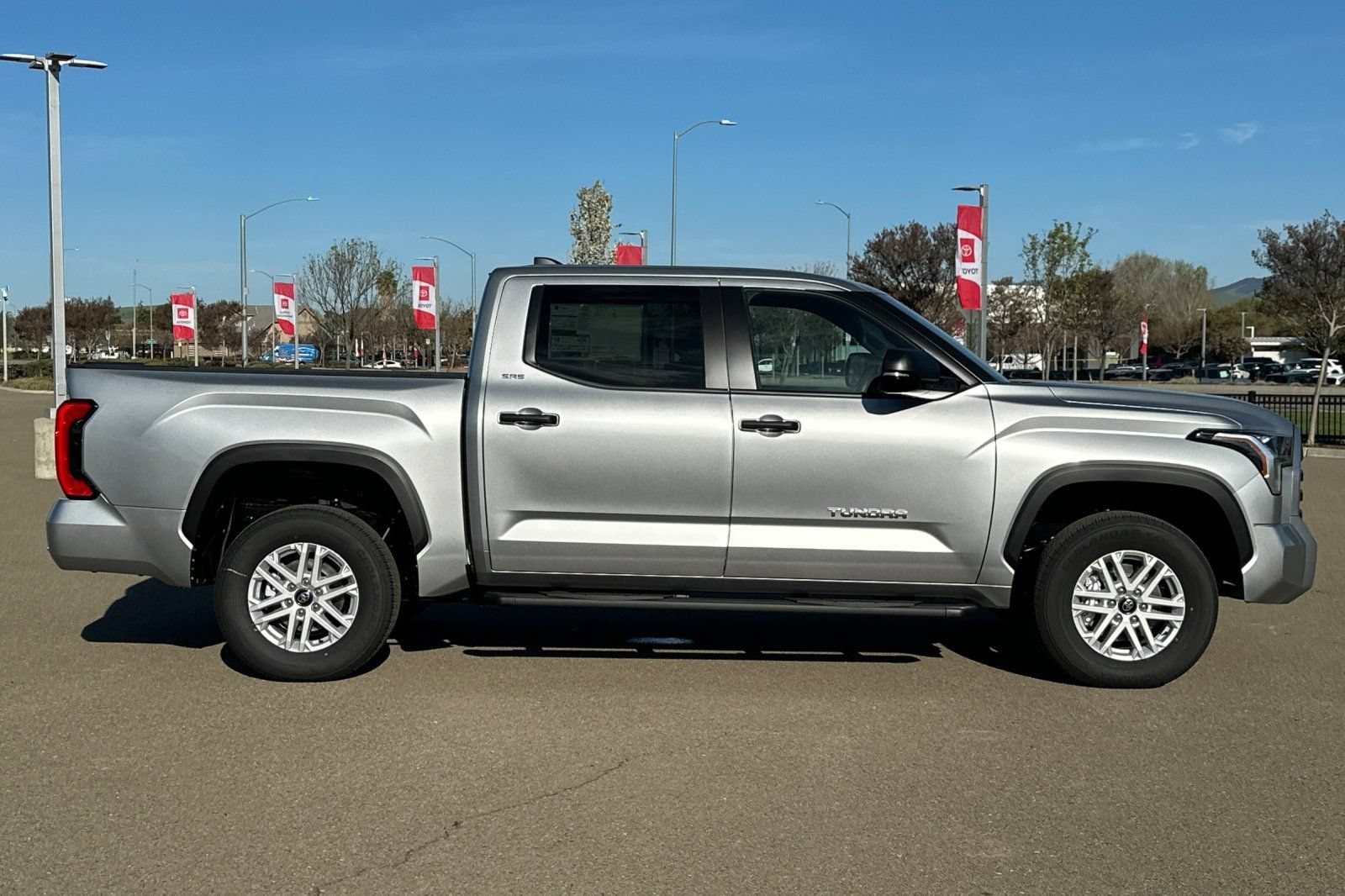 New 2026 Toyota Tundra SR5 AWD/4WD image 3
