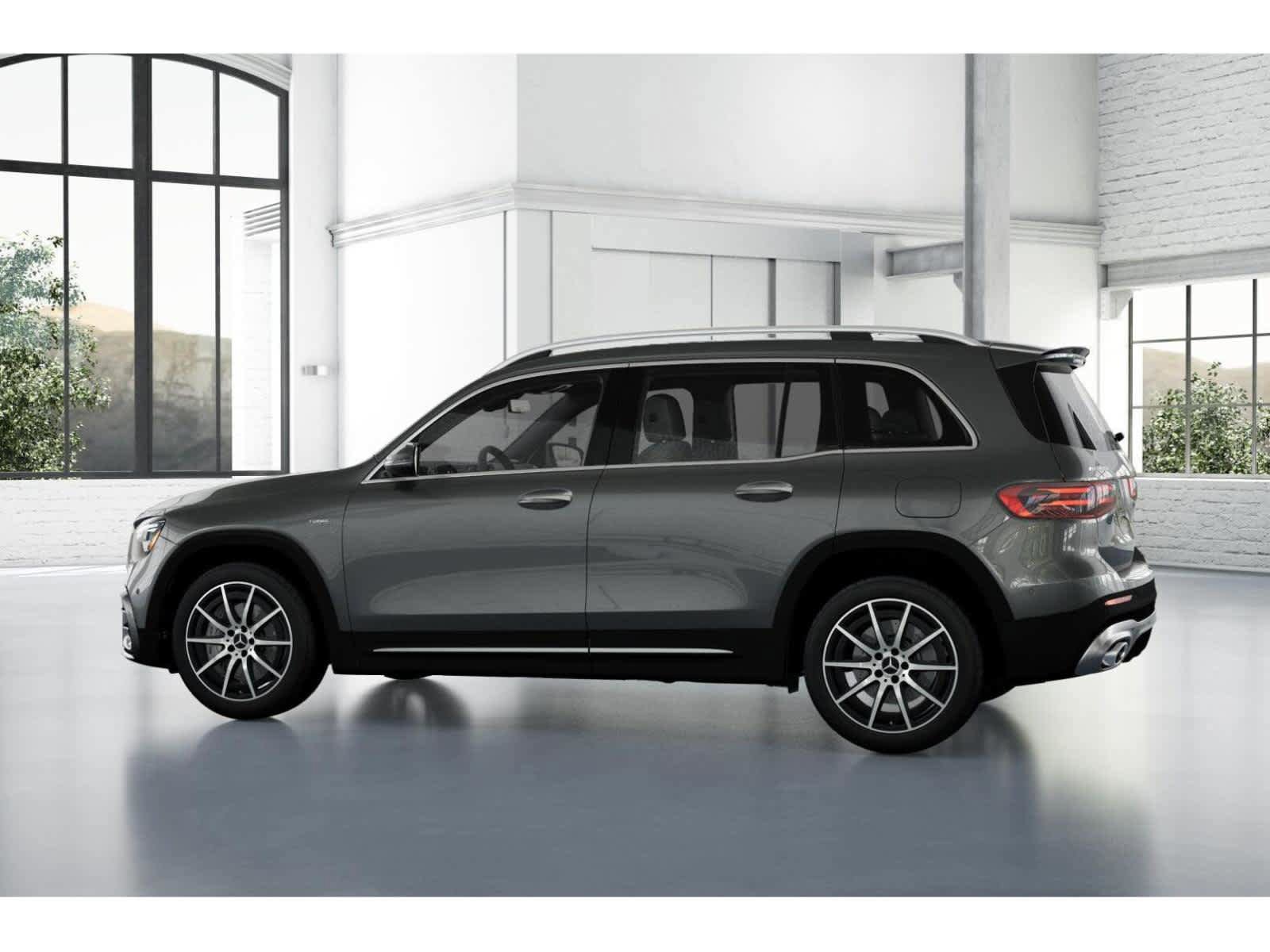 Used 2025 Mercedes-Benz GLB 35 AMG 4MATIC image 31
