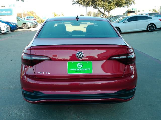 Used 2024 Volkswagen Jetta Sport image 7