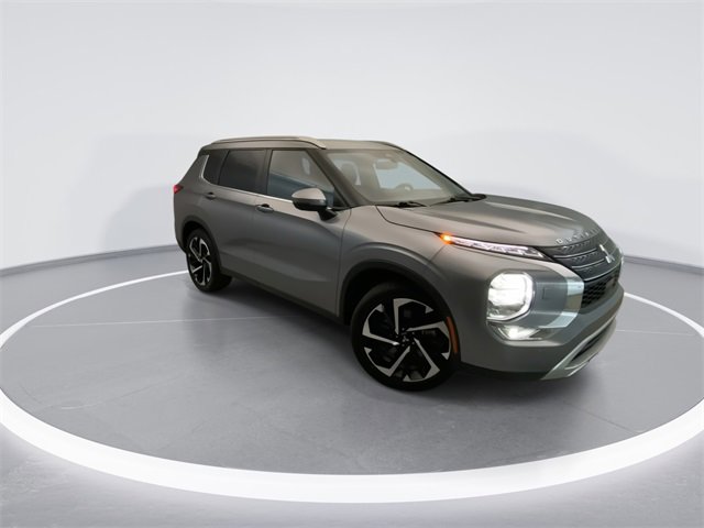 Used 2023 Mitsubishi Outlander SE image 6