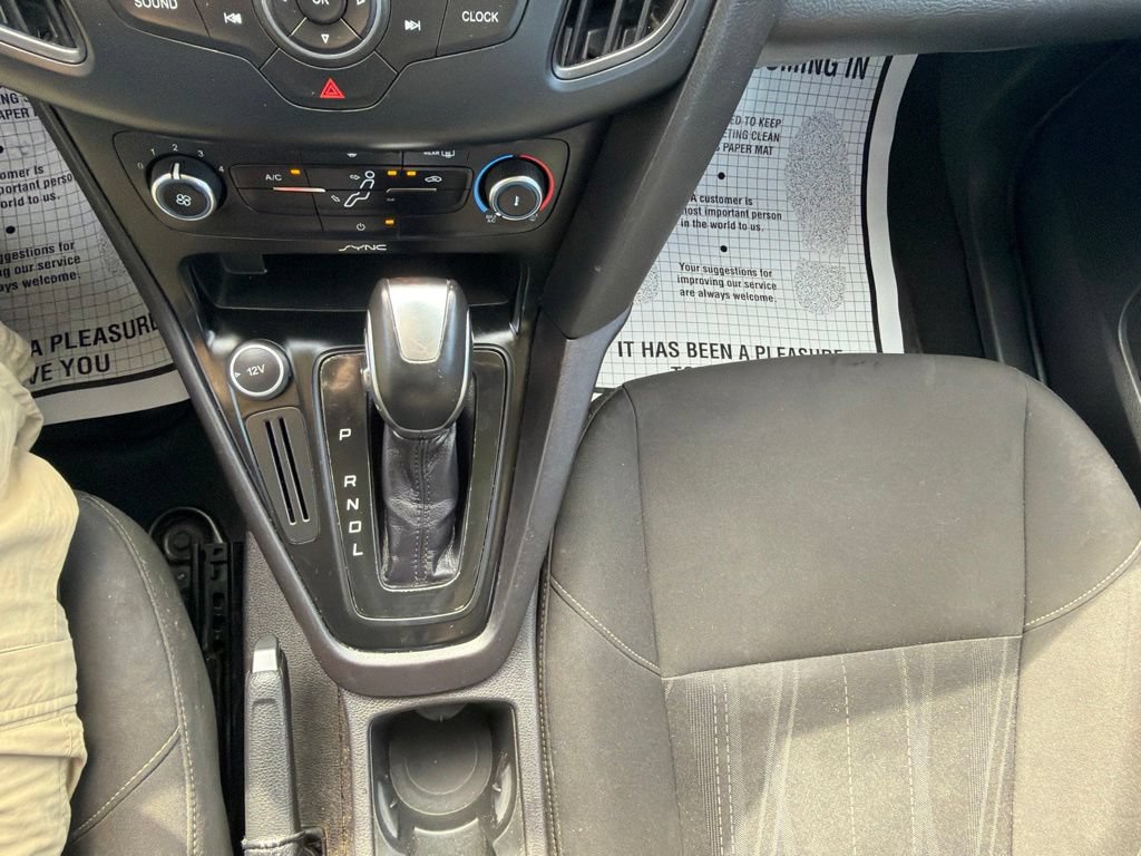 Used 2015 Ford Focus SE FWD image 29