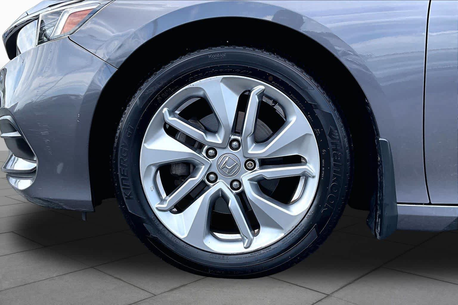 Used 2019 Honda Accord LX image 10