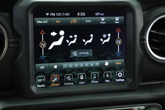 Used 2022 Jeep Wrangler Unlimited Sahara w/ Cold Weather Group image 18