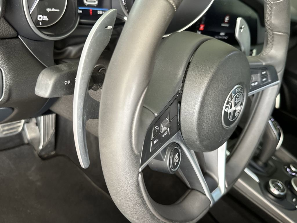 Used 2019 Alfa Romeo Giulia Ti Sport w/ Quick Order Package 22U Sport RWD image 19