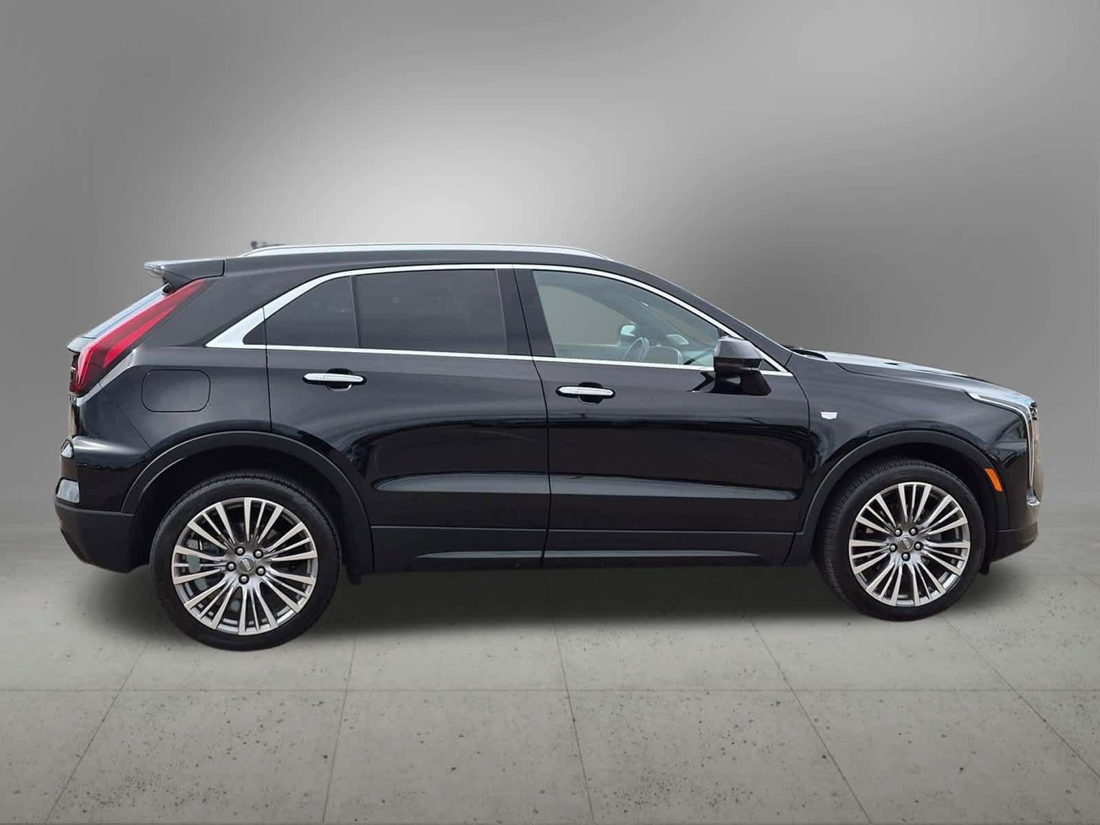 Used 2024 Cadillac XT4 Premium Luxury AWD/4WD image 7