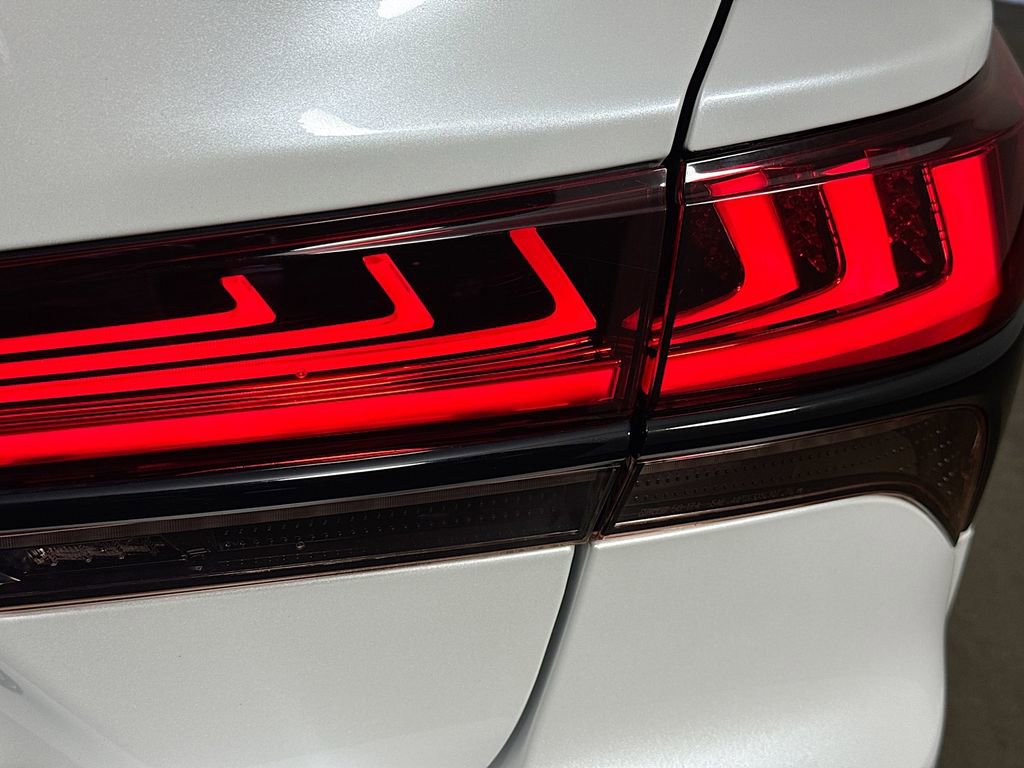 Used 2021 Lexus LS 500 w/ Accessory Package (Z2) image 32