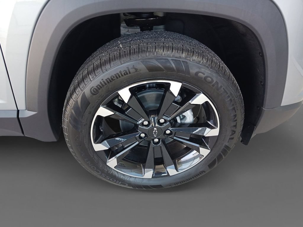 New 2026 Chevrolet Equinox RS w/ Convenience Package III FWD image 16