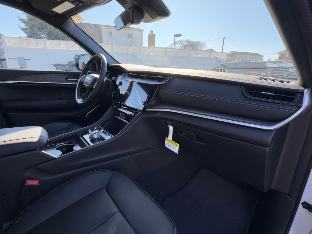 New 2026 Jeep Grand Cherokee Limited w/ Limited Altitude Package image 19