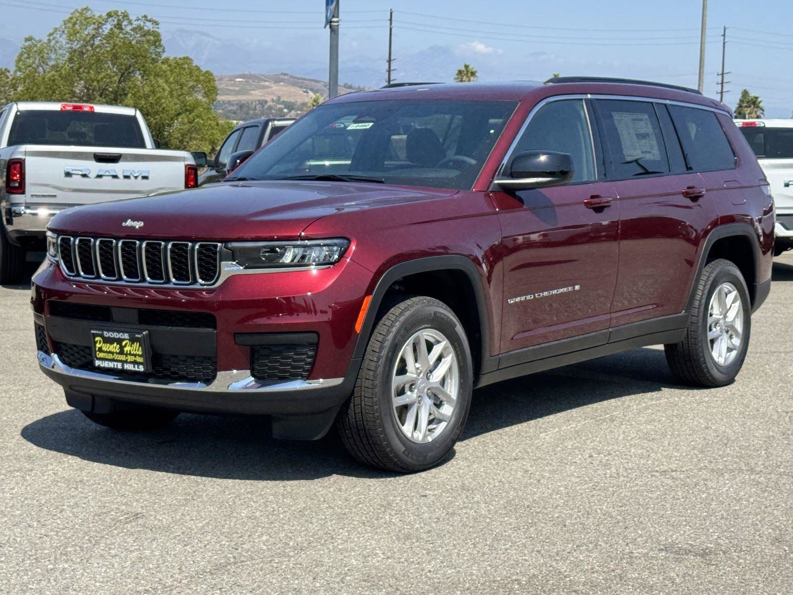 New 2025 Jeep Grand Cherokee L Laredo AWD/4WD image 3
