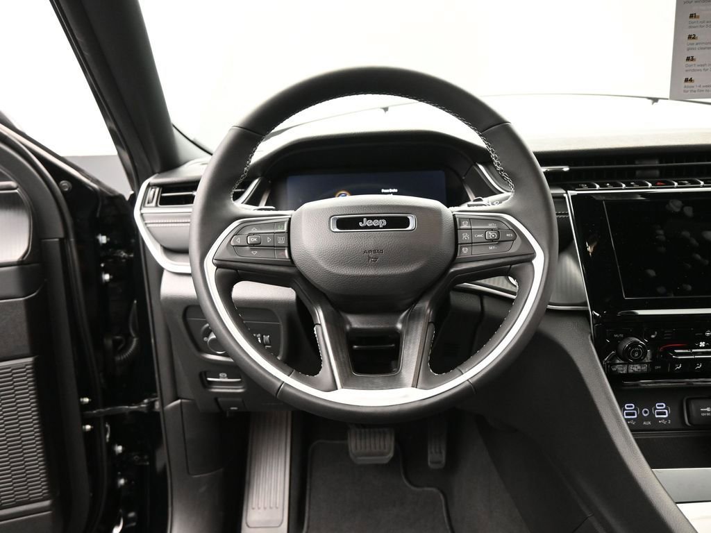 New 2025 Jeep Grand Cherokee Laredo X w/ Luxury Tech Group I image 27