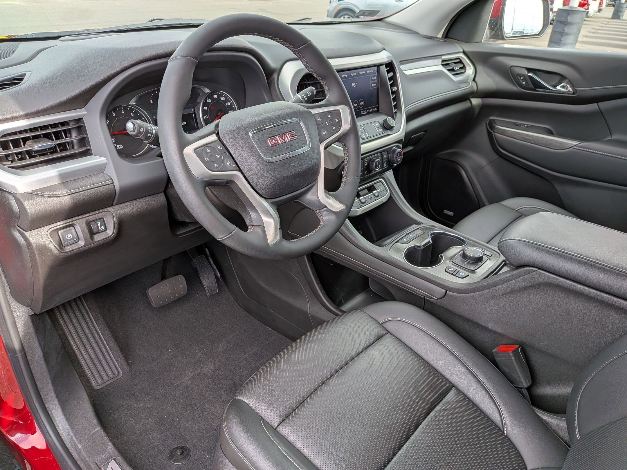 Used 2023 GMC Acadia SLT w/ Preferred Package AWD/4WD image 9