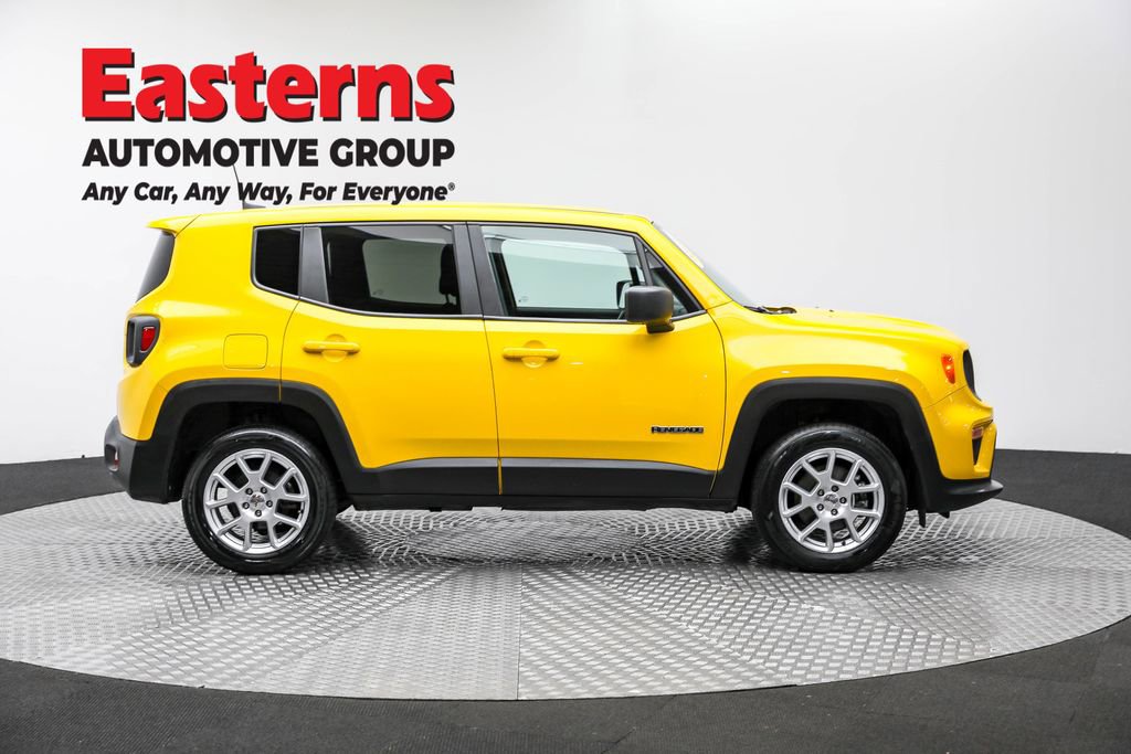 Used 2023 Jeep Renegade Latitude image 4
