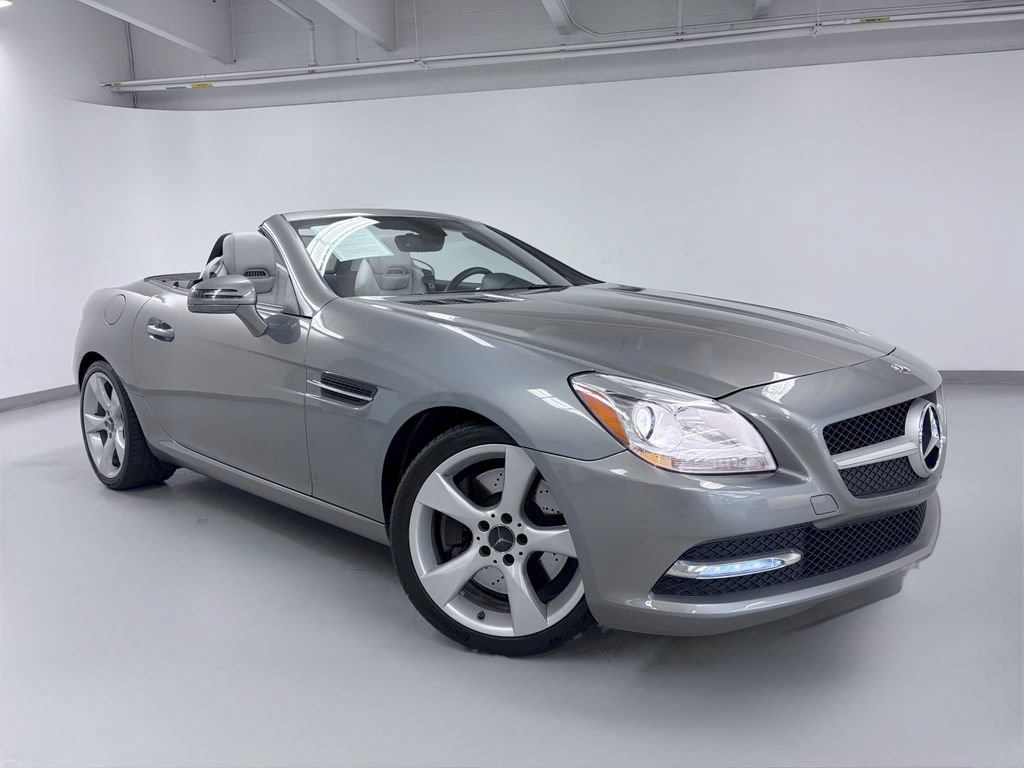 Used 2012 Mercedes-Benz SLK 350 image 2