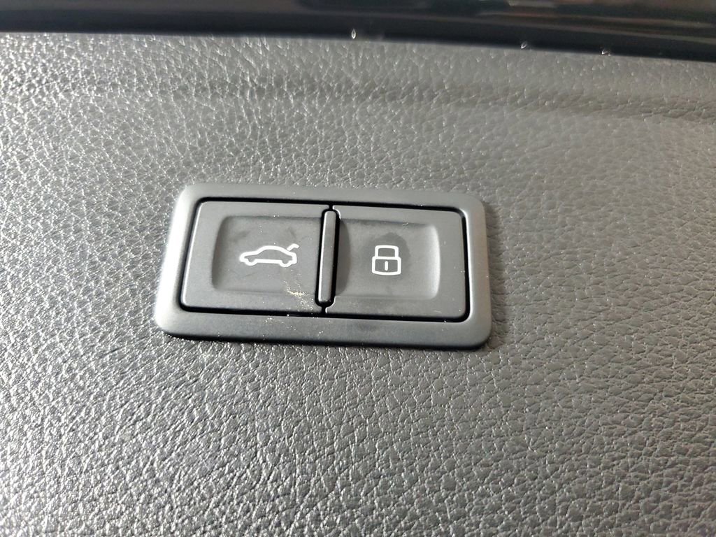 Used 2024 Audi Q5 2.0T Premium Plus w/ Premium Plus Package image 10