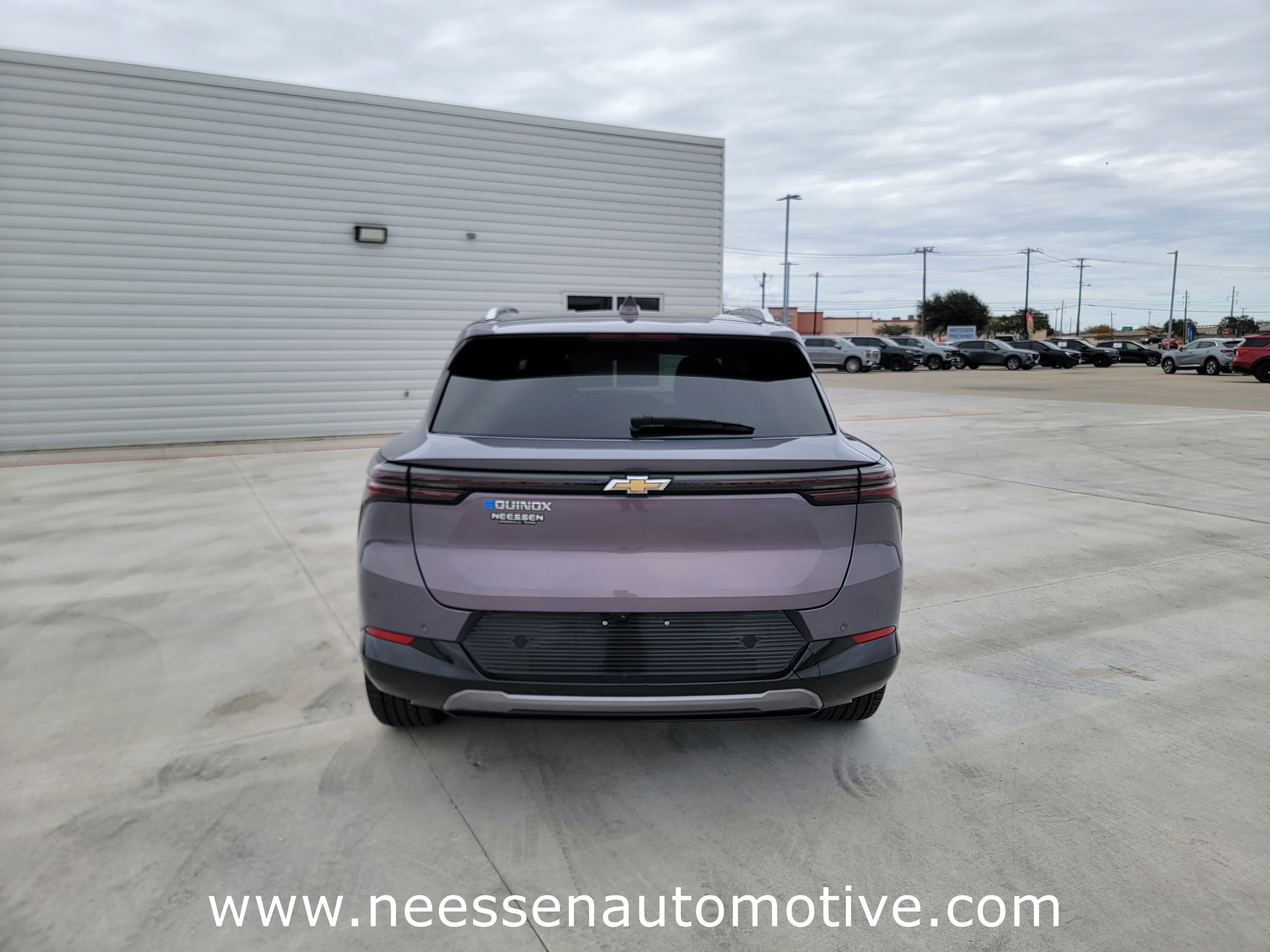 Used 2025 Chevrolet Equinox EV LT w/ Convenience Package image 6