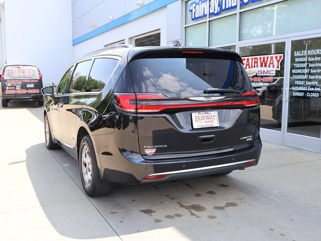 Used 2023 Chrysler Pacifica Limited w/ Uconnect Theater Family Group AWD/4WD image 8