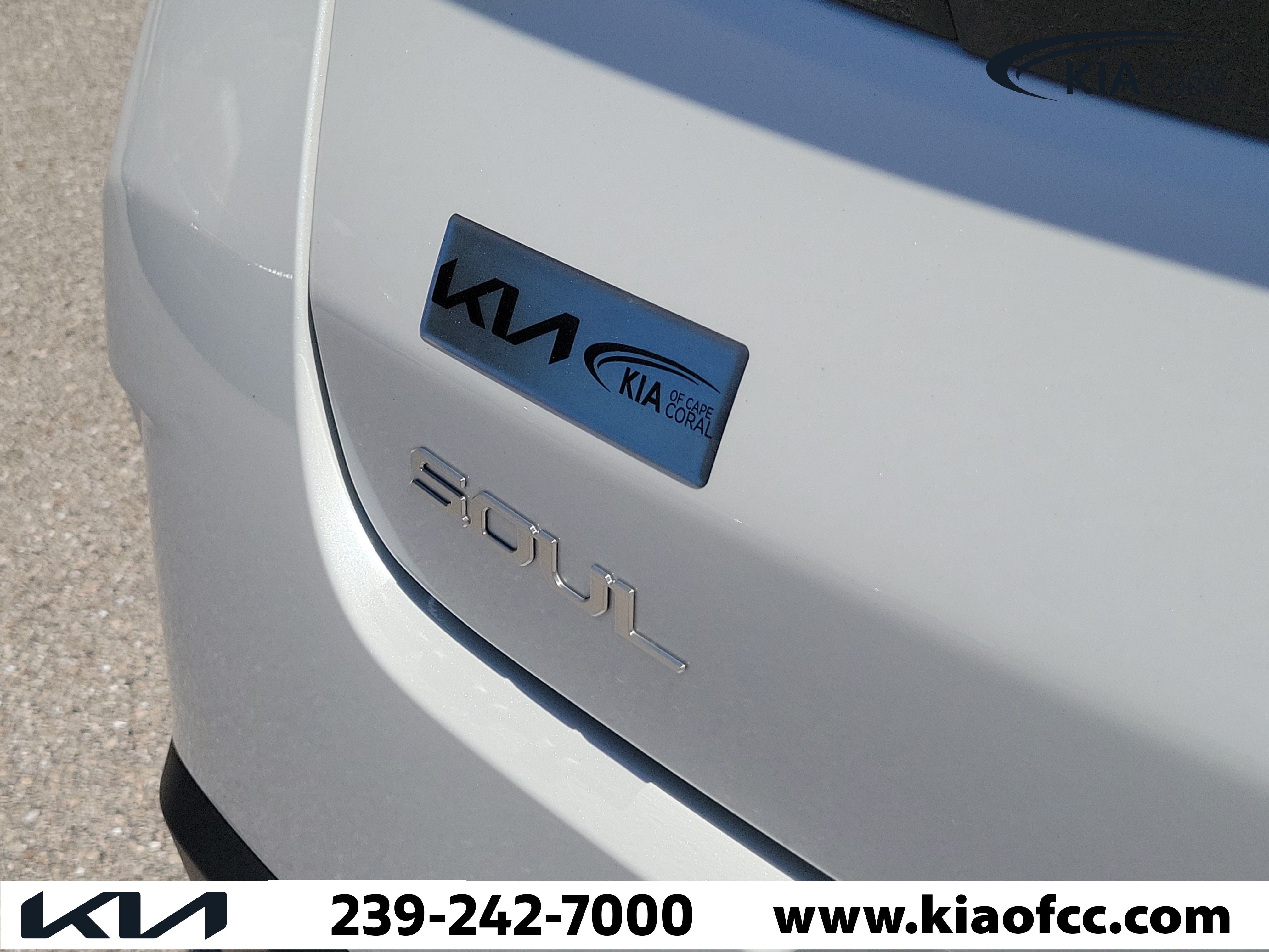 Used 2025 Kia Soul LX FWD image 10