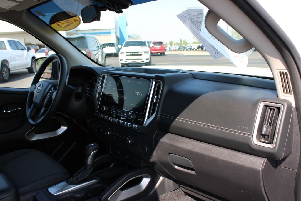 Used 2025 Nissan Frontier SV image 23
