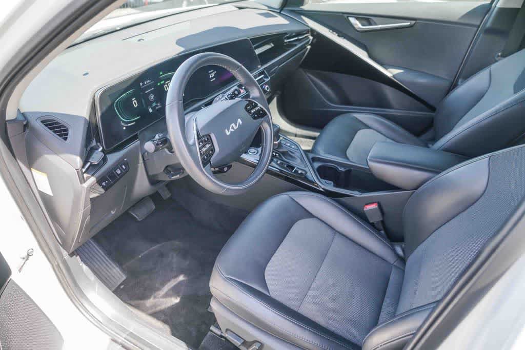 Certified 2023 Kia Niro EX FWD image 16