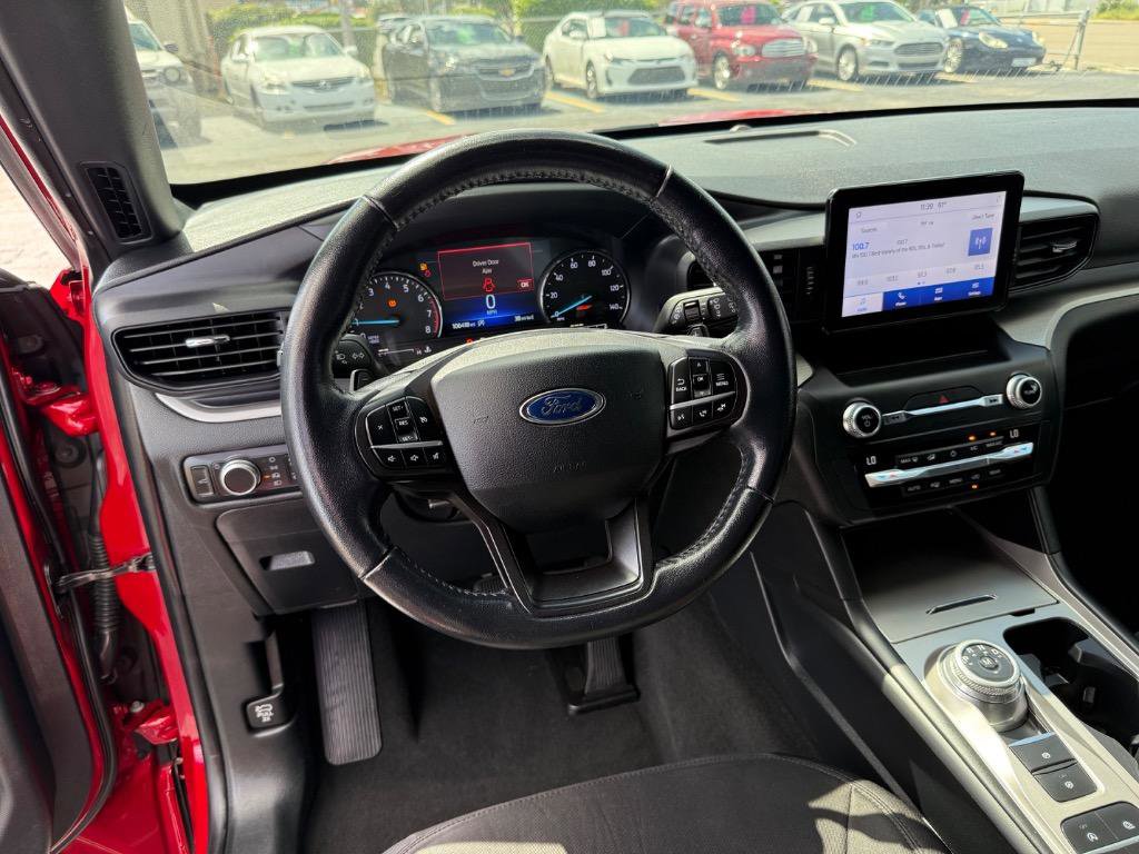 Used 2020 Ford Explorer XLT image 23